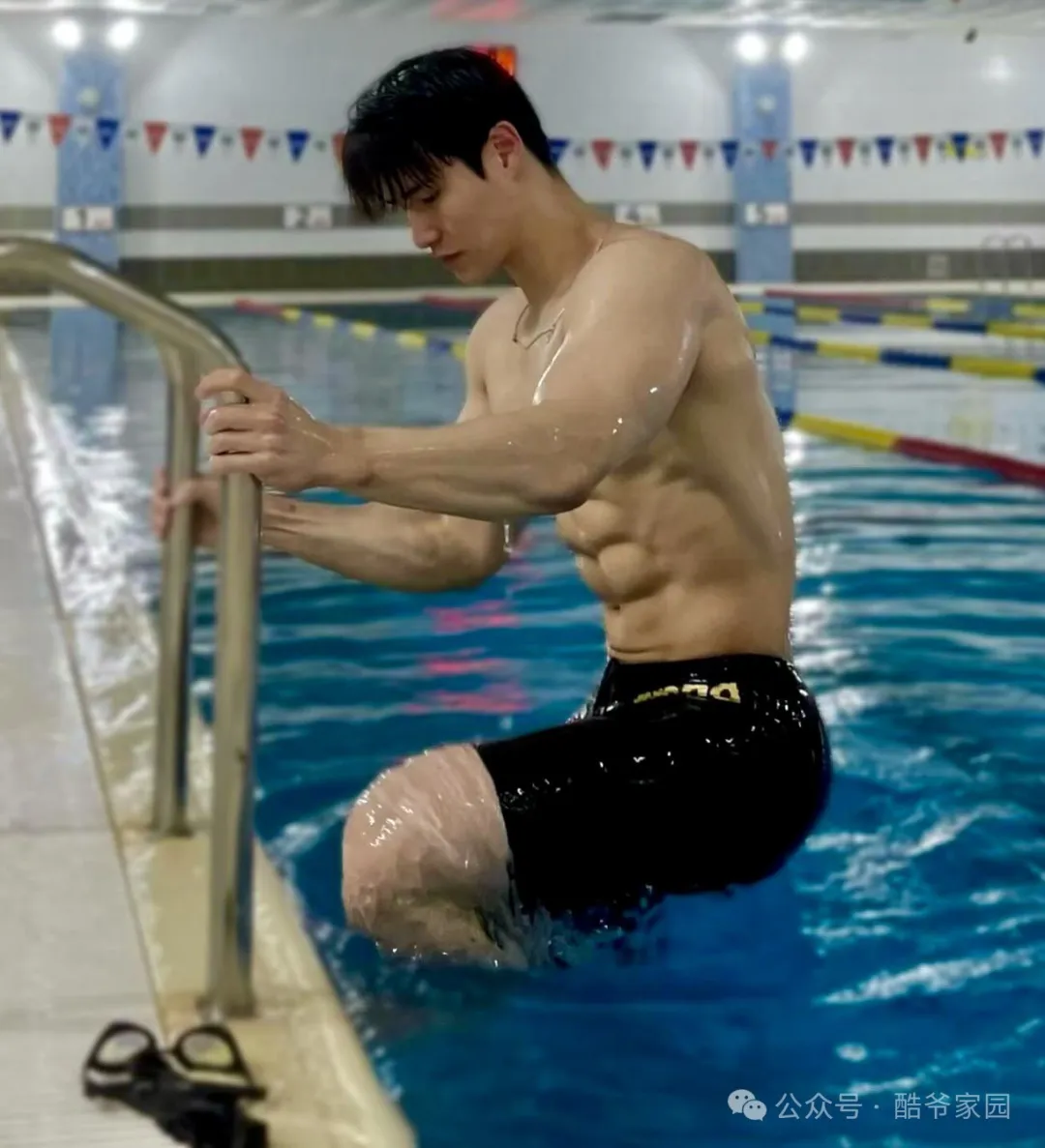 图片[2]-游泳队体育生与教练-小蓝短视频