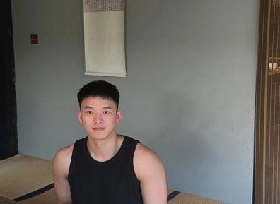 帅气脂包肌小哥，乖乖般“李现”