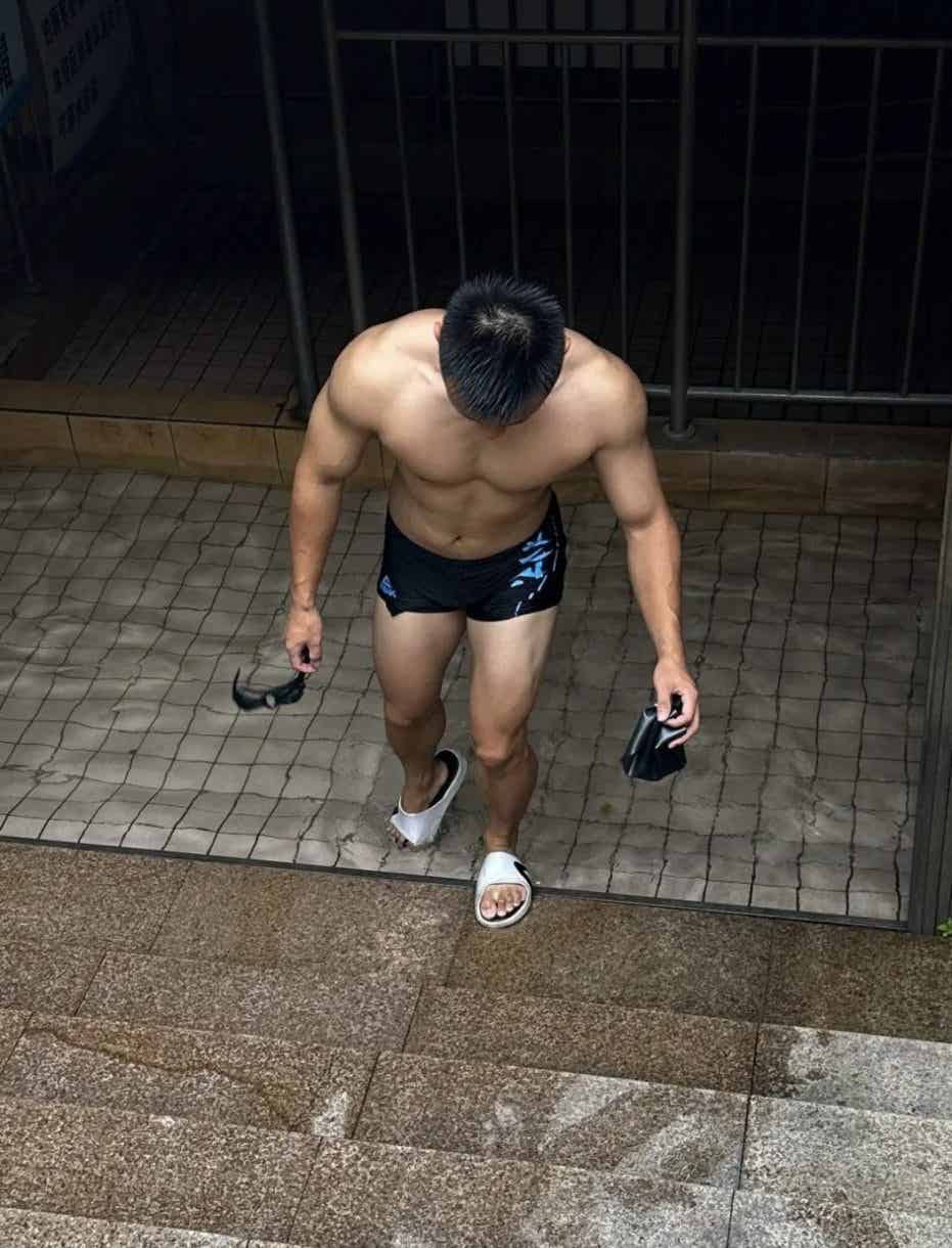 图片[14]-体院寸头肌肉体育生，宿舍荷尔蒙太炸裂了！-小蓝短视频