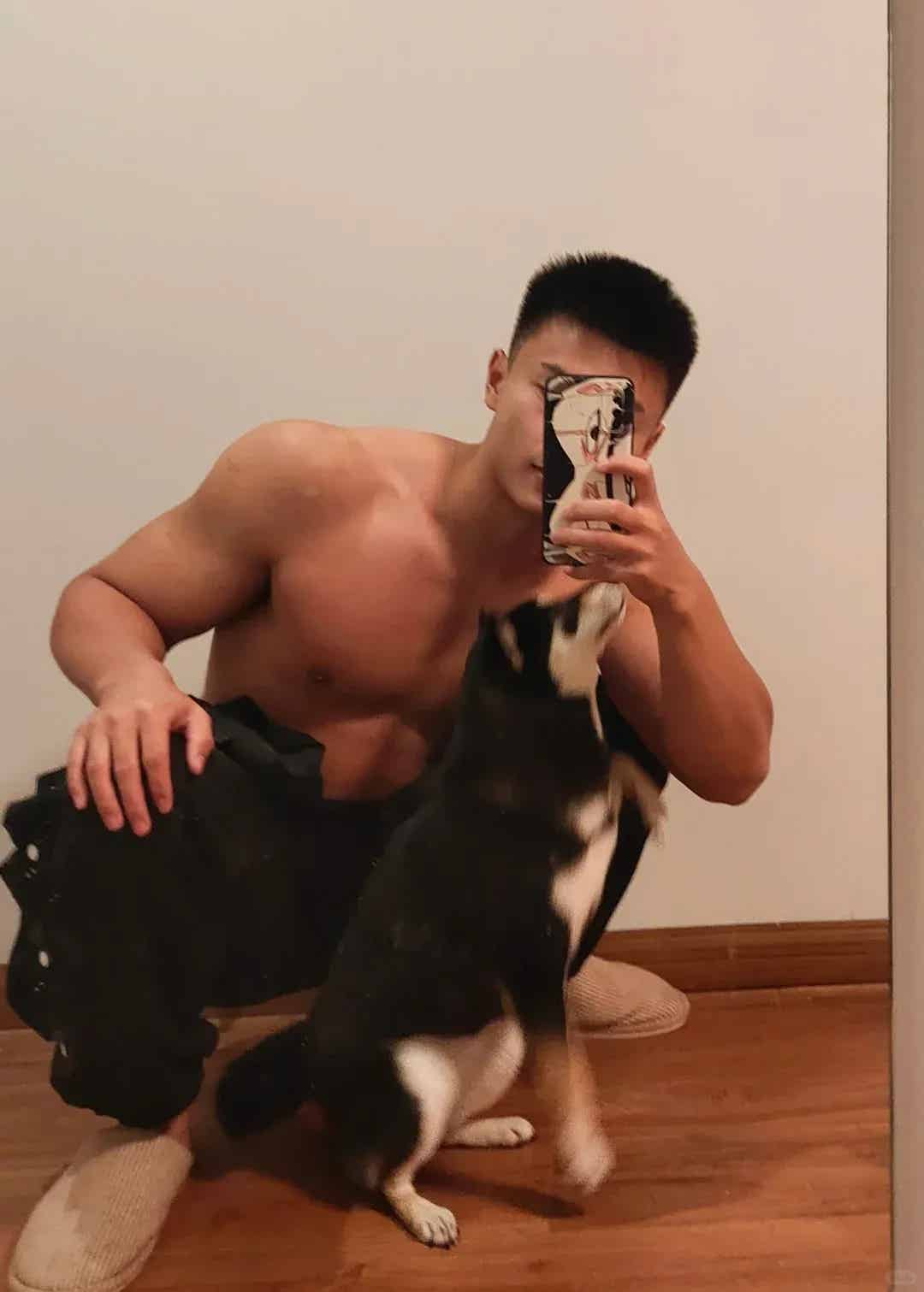 图片[16]-体院寸头肌肉体育生，宿舍荷尔蒙太炸裂了！-小蓝短视频