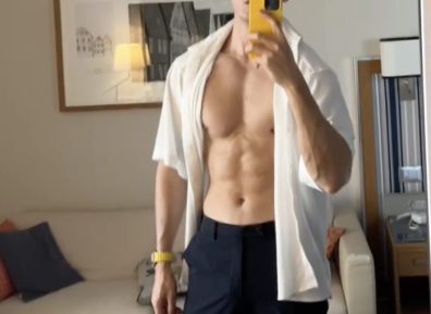 臭大力力新视频被翻出来啦。天呐让人不淡定了!!