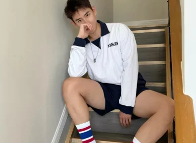 正装、白袜，这样的时尚搭配你能拒绝吗？