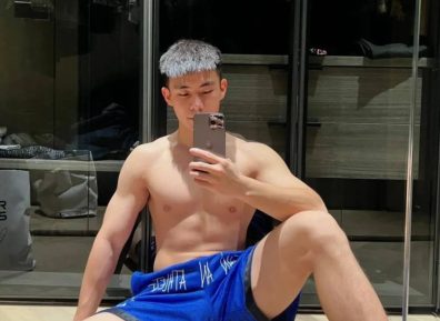 23岁的体育生，胸肌腹肌长的太好了