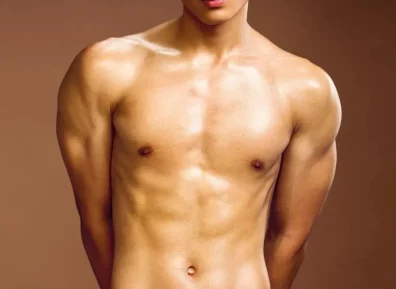 实力强大的19岁男模，为了金主又脱了！