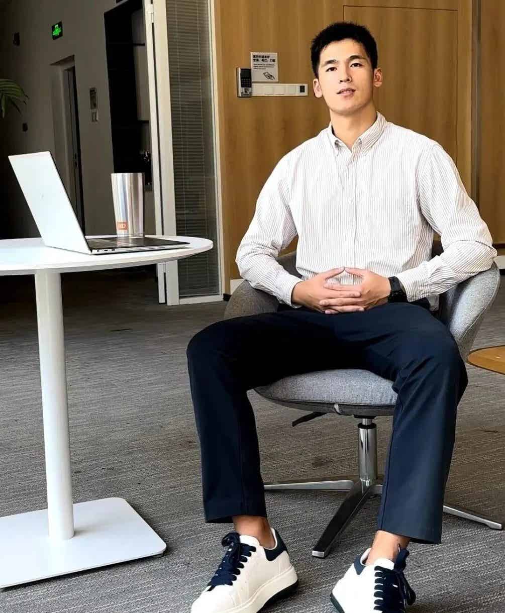 图片[2]-好帅的物理老师！！！-小蓝短视频