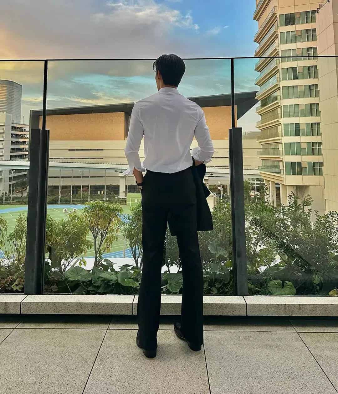 图片[16]-穿白袜、秀翘臀，他俩不愧是泰国娱乐圈营业天花板！-小蓝短视频