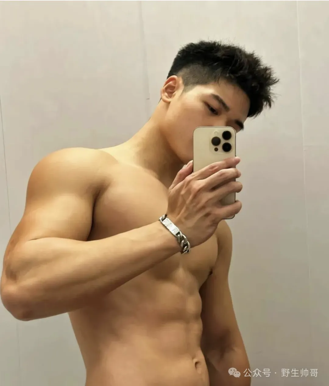 图片[4]-黑皮肌肉体育生，又纯又猛！-小蓝短视频