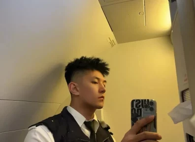 大长腿飞行员帅哥,是心动的感觉!