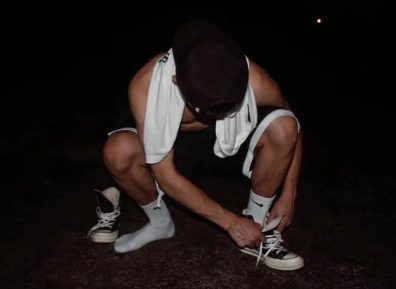 退役武警“热辣肌霸”，野性骑行让人心跳加速！