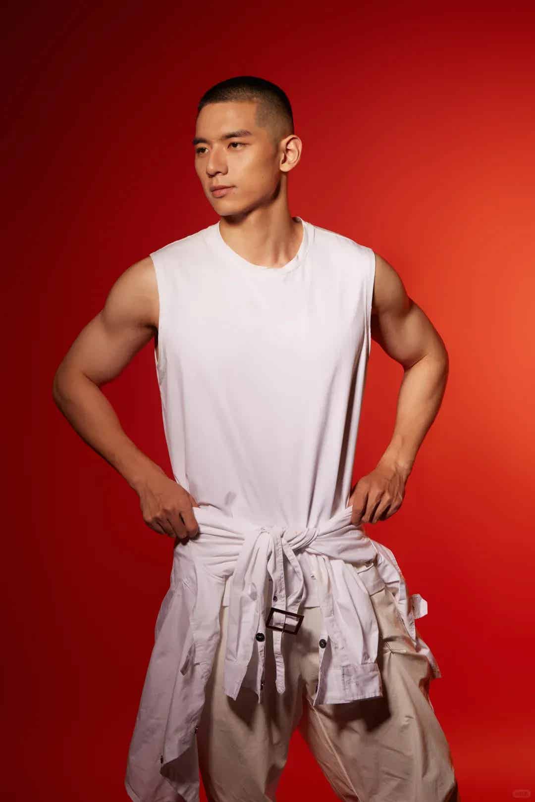 图片[10]-西北寸头汉子，肌肉腹肌COSer-小蓝短视频