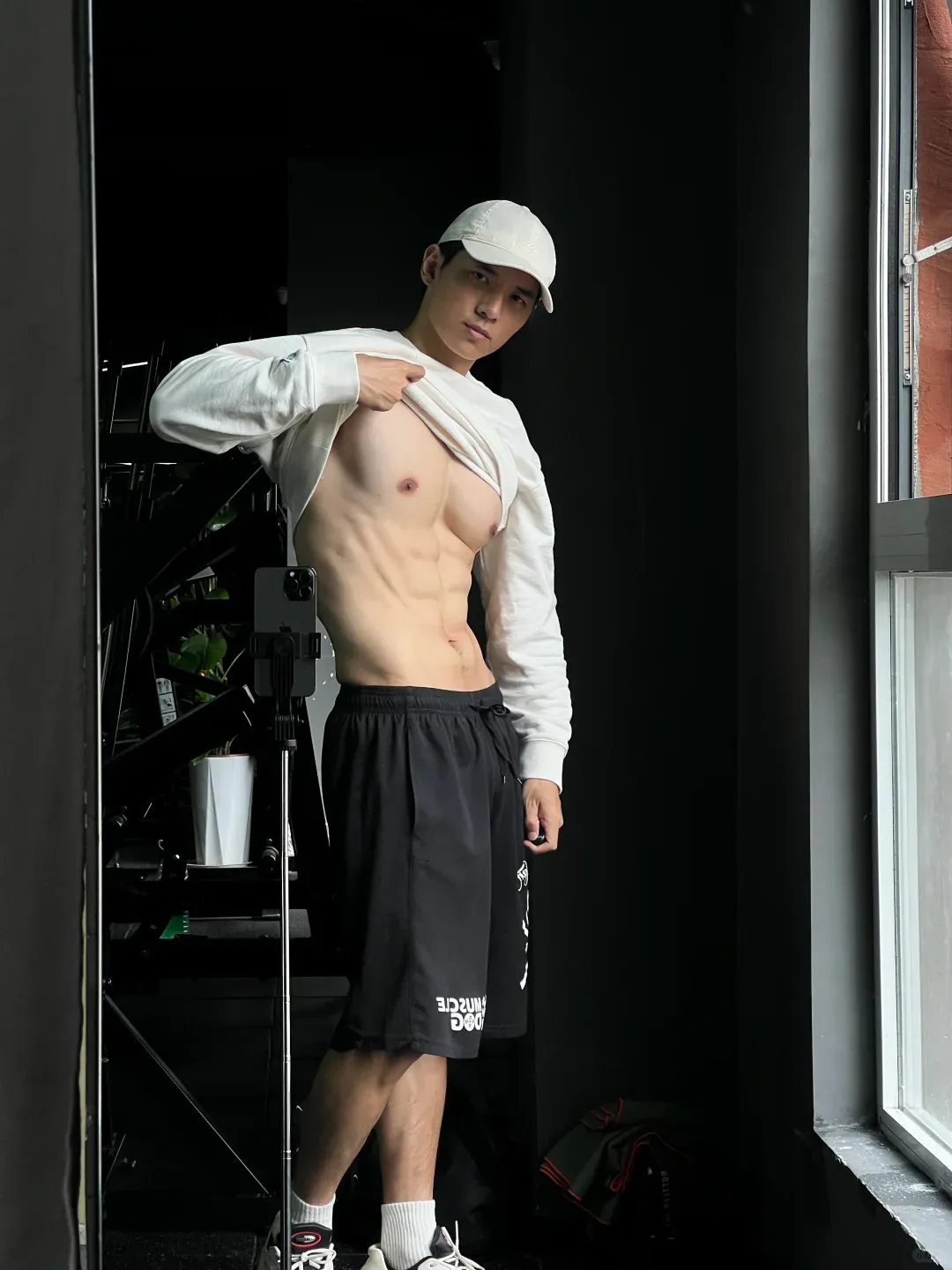 西北寸头汉子，肌肉腹肌COSer-小蓝短视频