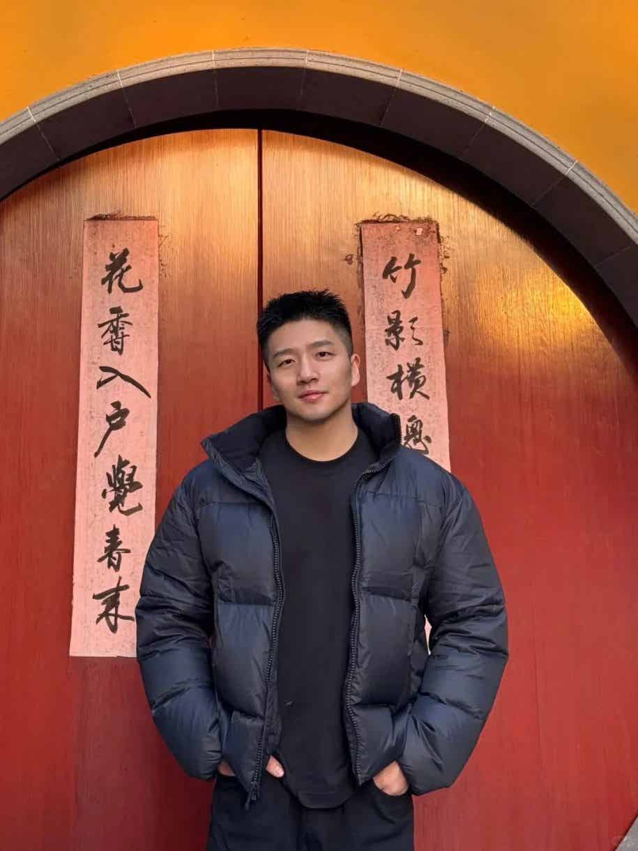 图片[3]-憨憨的帅帅的！超nice的短发暖男 | 网红帅哥-小蓝短视频