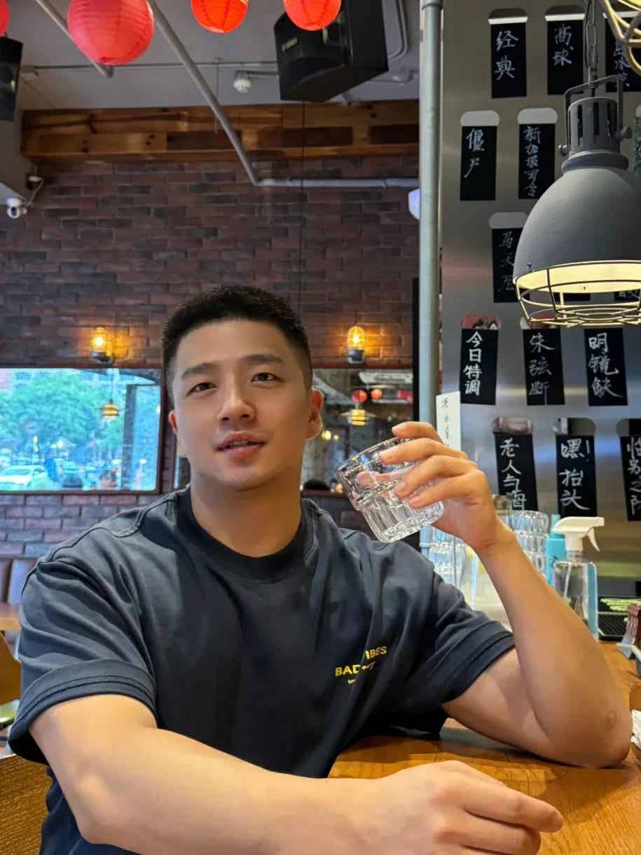 图片[6]-憨憨的帅帅的！超nice的短发暖男 | 网红帅哥-小蓝短视频
