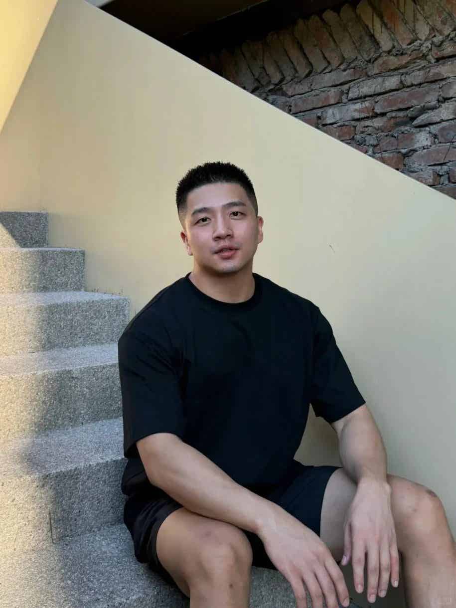 憨憨的帅帅的!超nice的短发暖男 | 网红帅哥-小蓝短视频