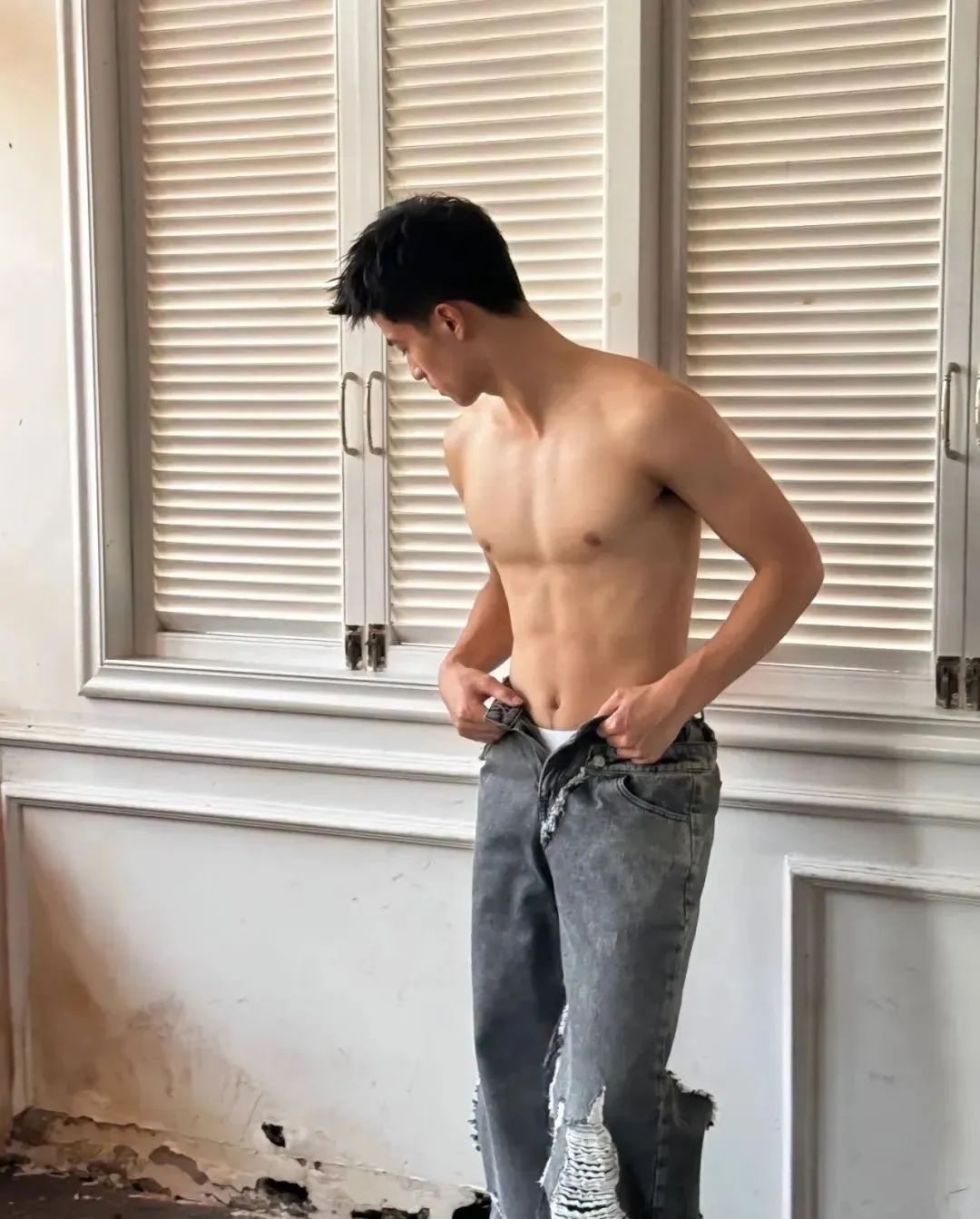 图片[15]-鼻子大20岁山东男大体育生！被刘姥姥抱两个！-小蓝短视频