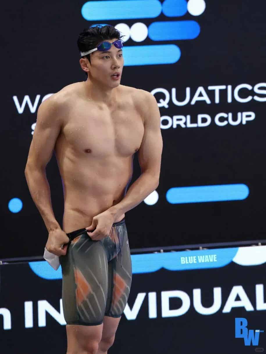 图片[8]-汪顺的泳裤太勒了！-小蓝短视频