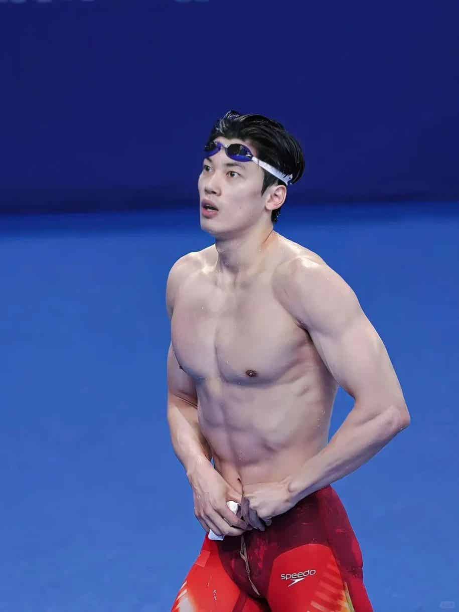 图片[16]-汪顺的泳裤太勒了！-小蓝短视频