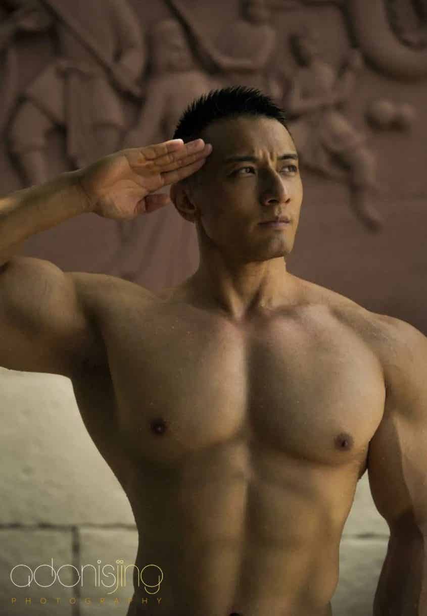 图片[1]-“大鼻宝藏男神”张戈，从退伍兵到冠军级健美选手，他的肌肉美学让人上瘾！-小蓝短视频