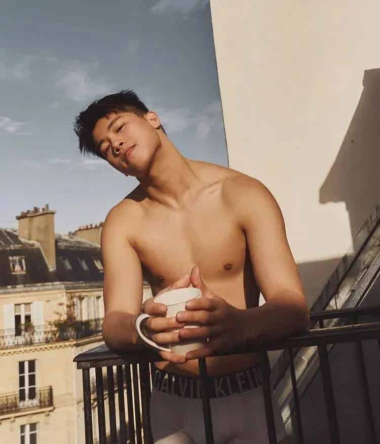 图片[6]-唱歌难听？！穿CK爱秀内裤边的男网红翻车了-小蓝短视频