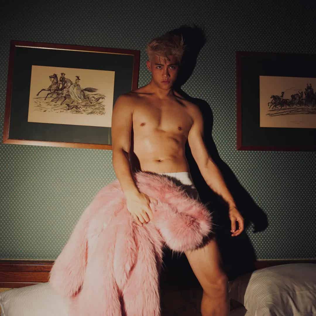 图片[16]-唱歌难听？！穿CK爱秀内裤边的男网红翻车了-小蓝短视频