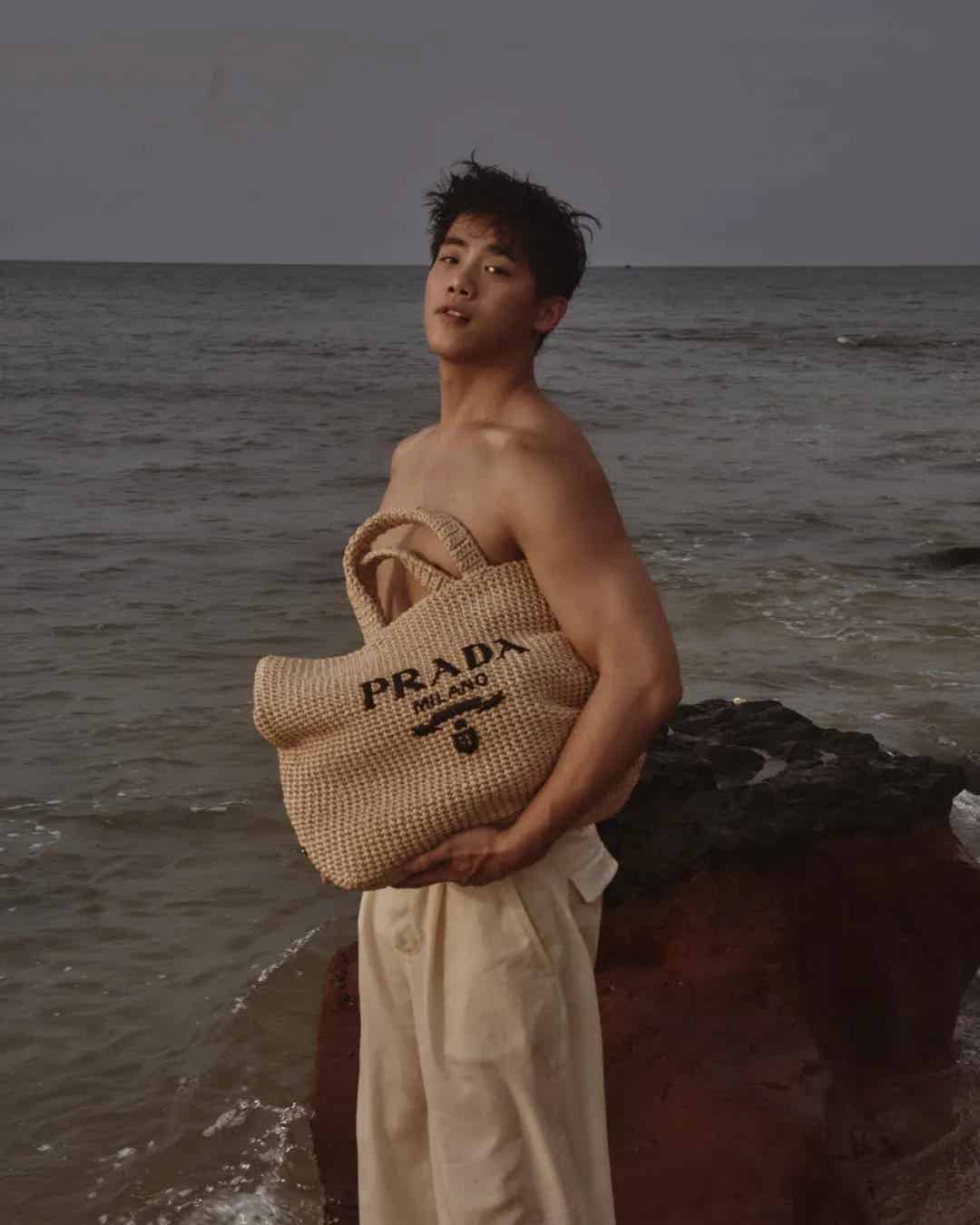 图片[18]-唱歌难听？！穿CK爱秀内裤边的男网红翻车了-小蓝短视频