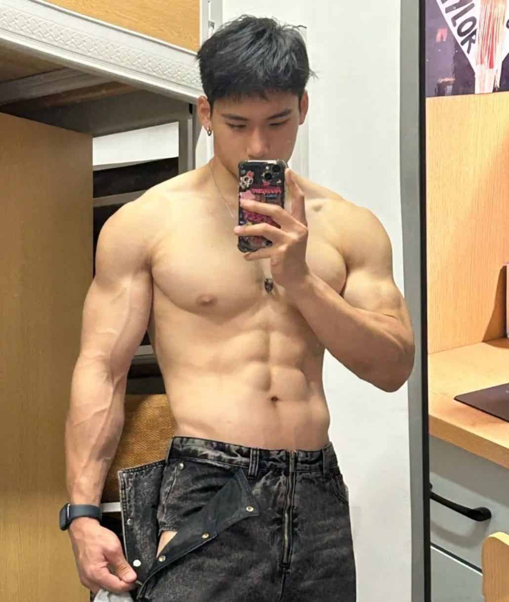 图片[1]-凸凸小山丘，这粗壮能干翻全场-小蓝短视频