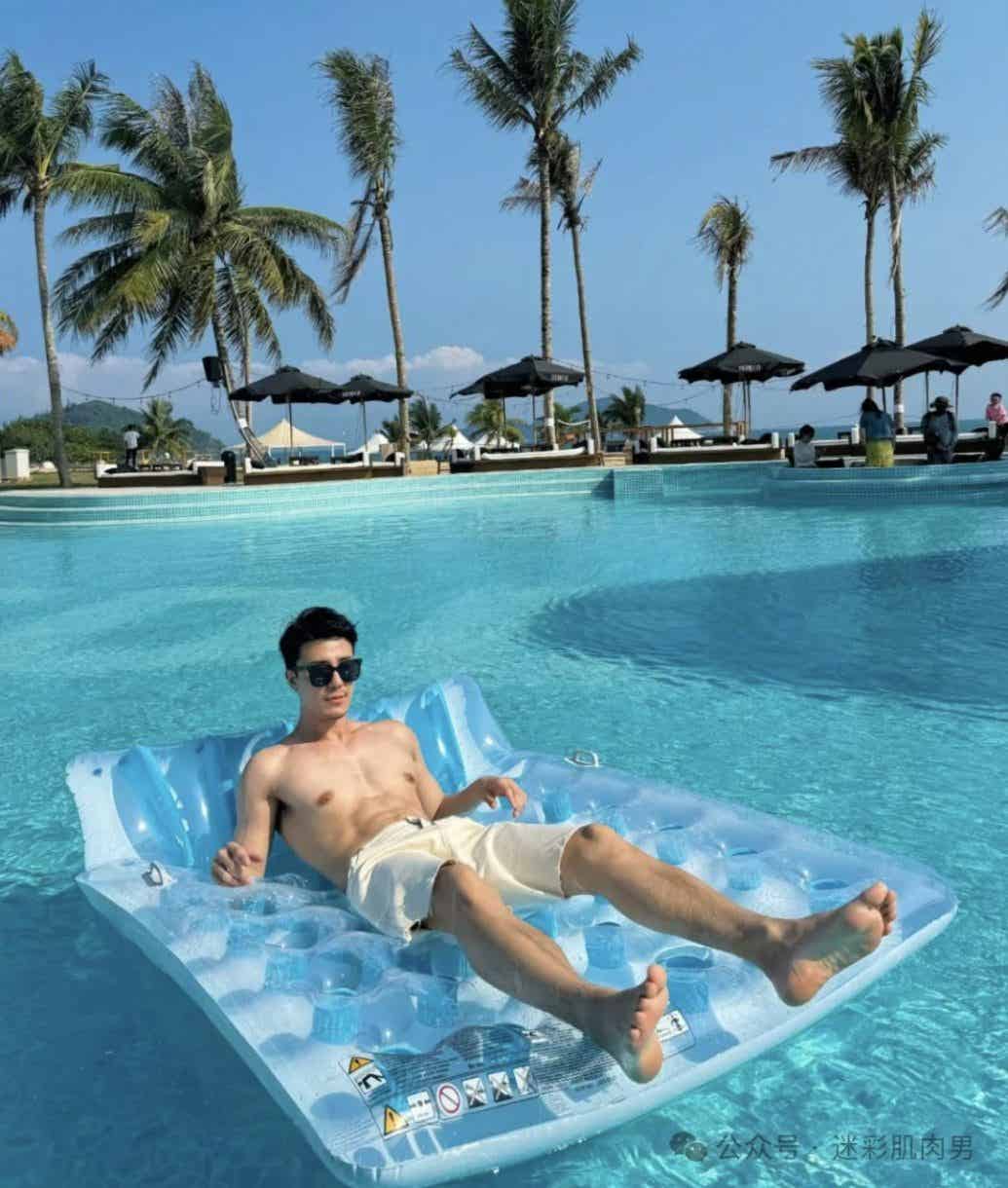 图片[20]-188CM刘杰穿灰裤子真好看？这样也太不见外了吧！-小蓝短视频