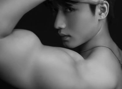 187cm粗大性感肌肉男菩萨！