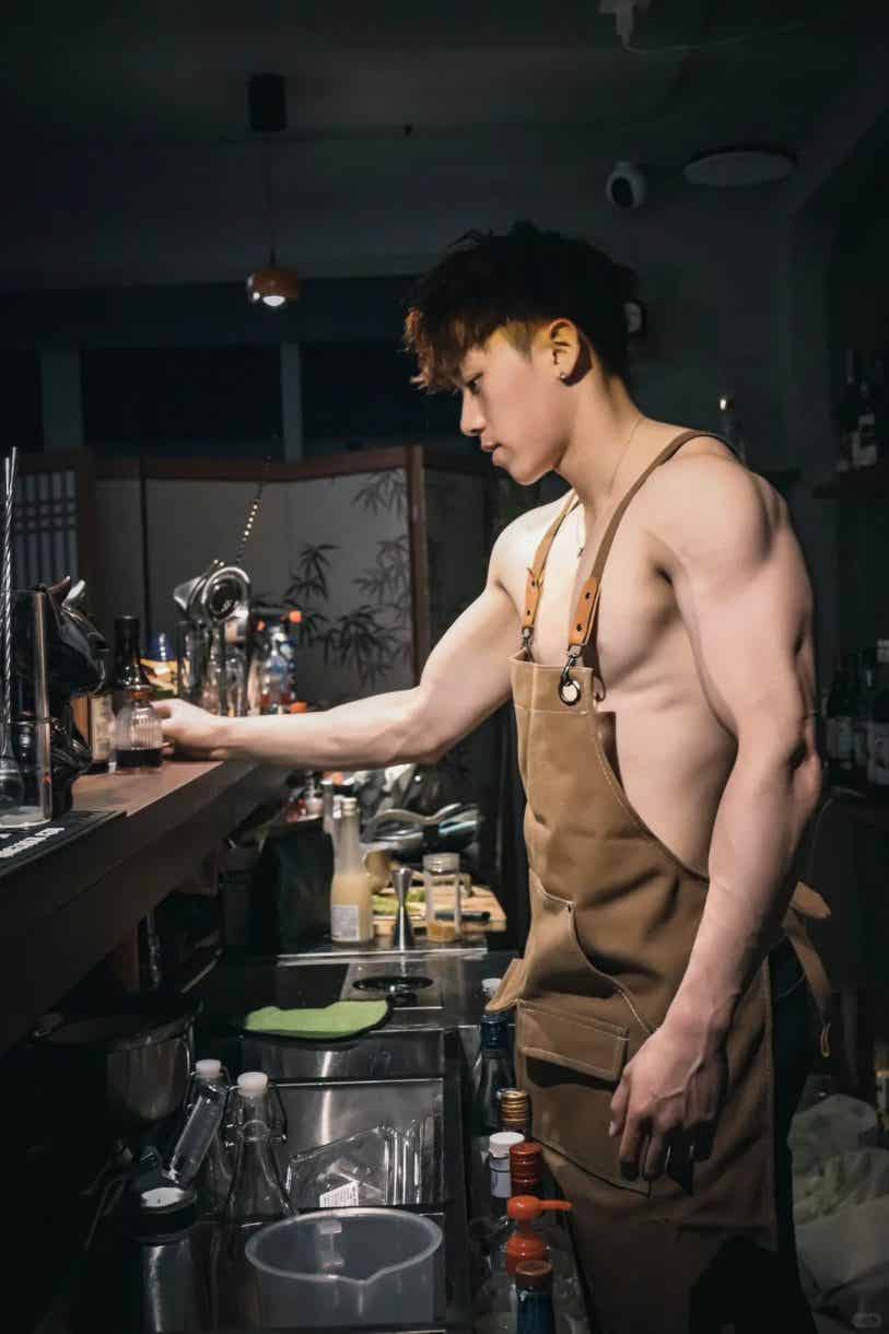 图片[21]-北体182cm冷白皮体育生，腹肌太撩人了！-小蓝短视频