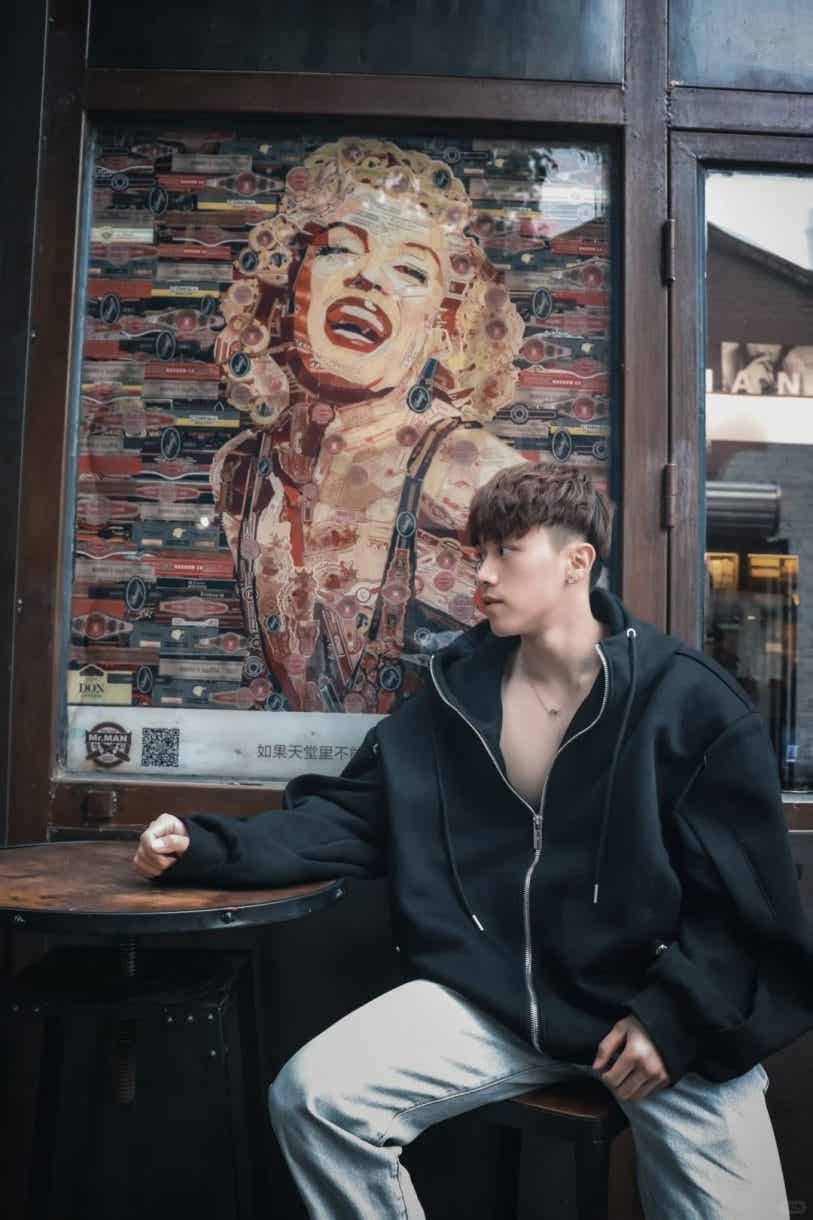 图片[27]-北体182cm冷白皮体育生，腹肌太撩人了！-小蓝短视频