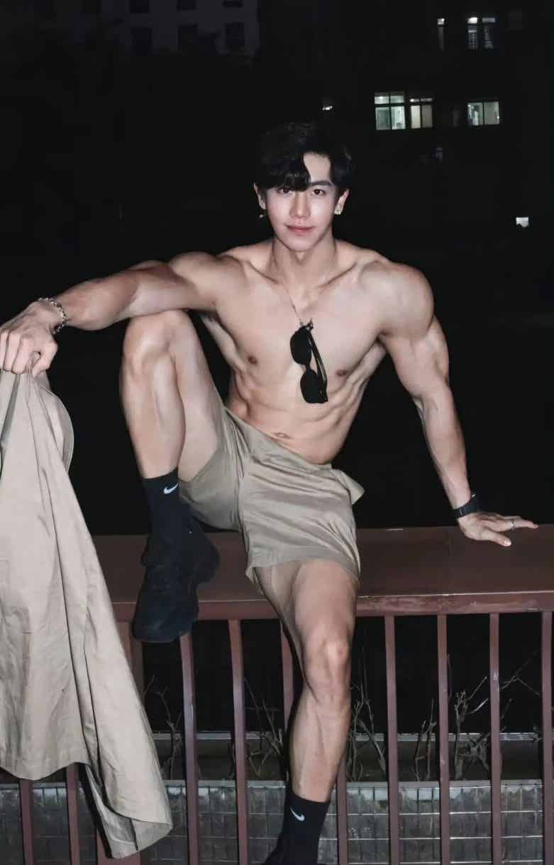 图片[1]-肌肉好看的人 这么帅？？！！-小蓝短视频