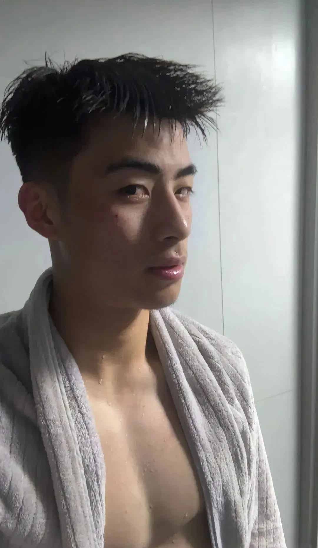 图片[7]-被刘姥姥称赞鼻子大！山东体院20岁足球体育生男大，我可以了-小蓝短视频