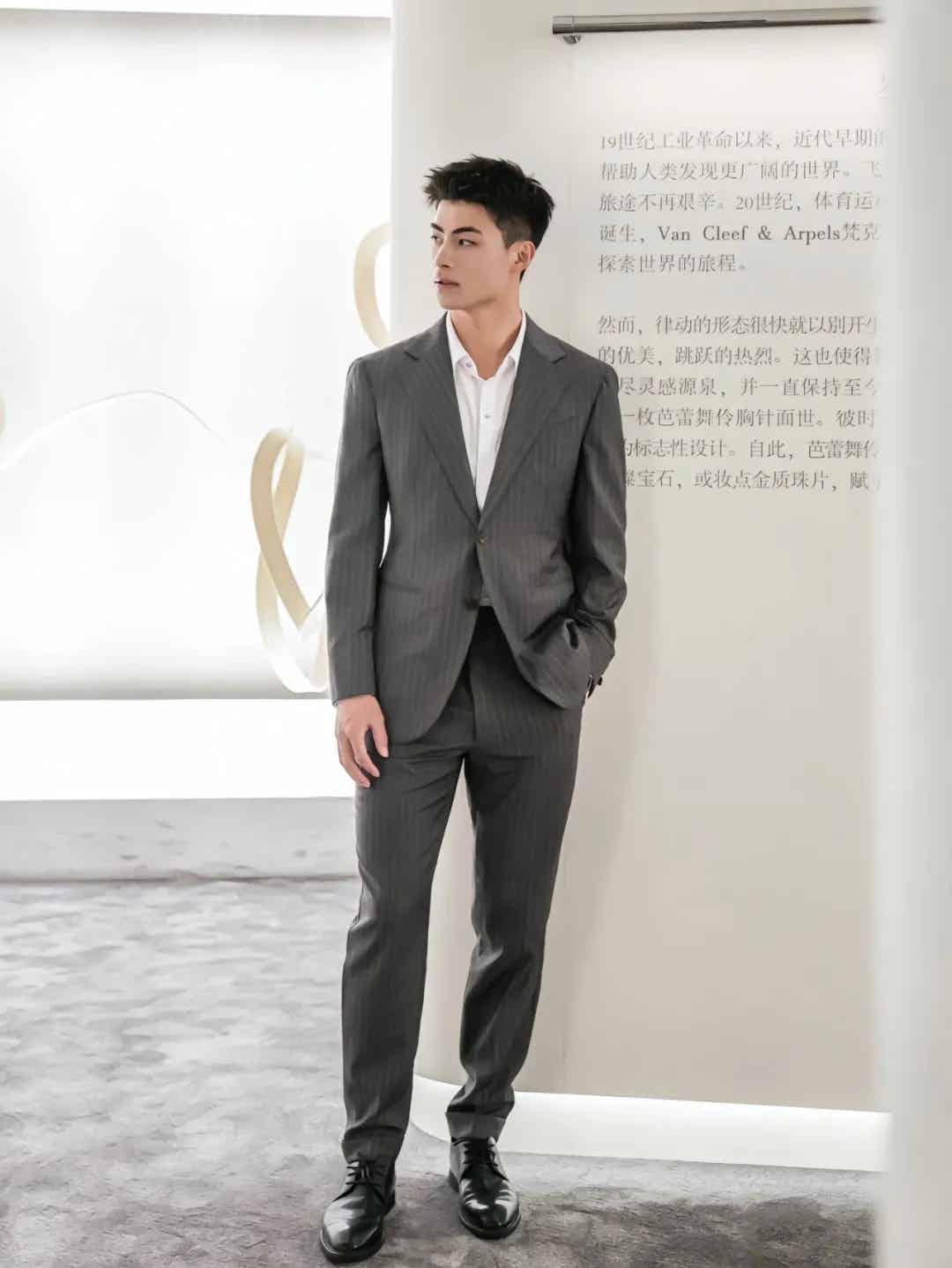 图片[14]-被刘姥姥称赞鼻子大！山东体院20岁足球体育生男大，我可以了-小蓝短视频