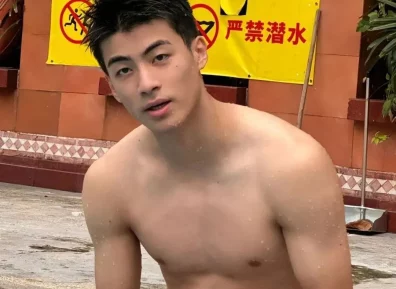 被刘姥姥称赞鼻子大！山东体院20岁足球体育生男大，我可以了