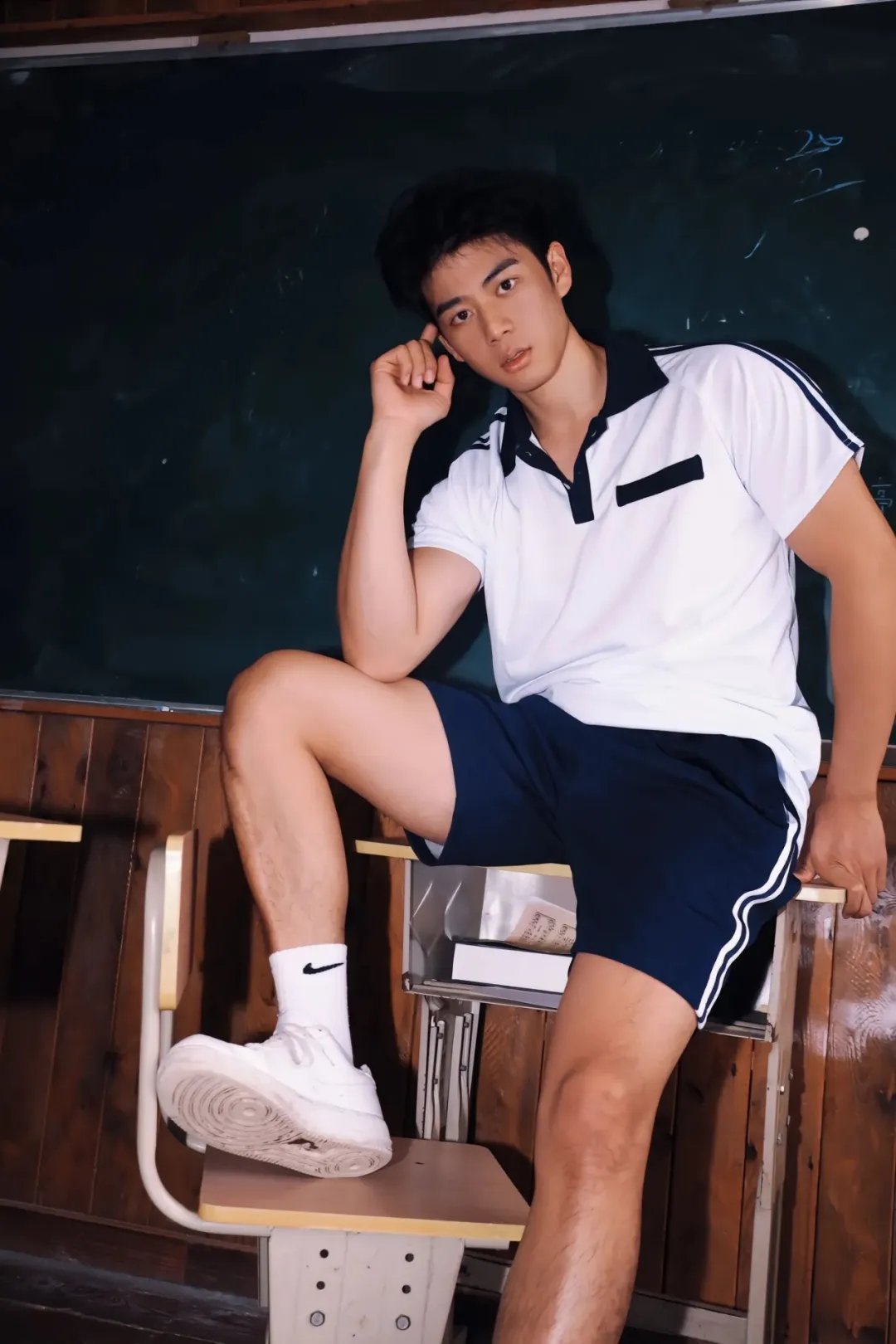 图片[13]-成都22岁足球体育生男大，这么可爱，谁看不迷糊？-小蓝短视频