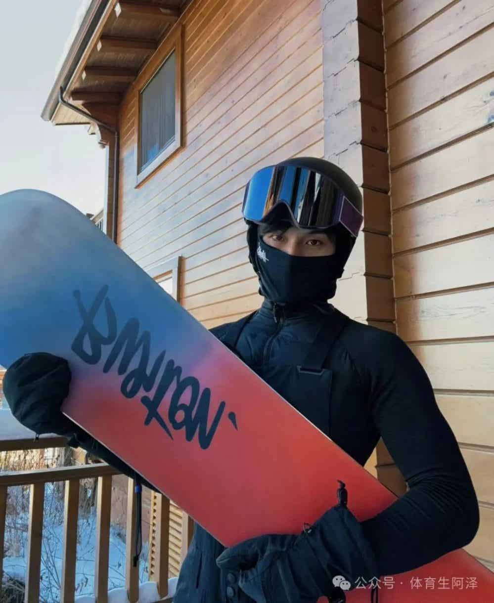 图片[4]-185腹肌精装高鼻梁男模，白袜大包到底有多诱惑......-小蓝短视频