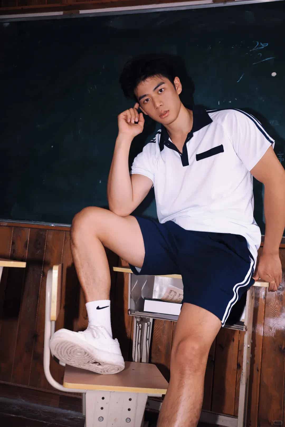 图片[21]-川味清秀小哥哥爆火！笑容治愈，22岁的成都男娃有点甜！-小蓝短视频