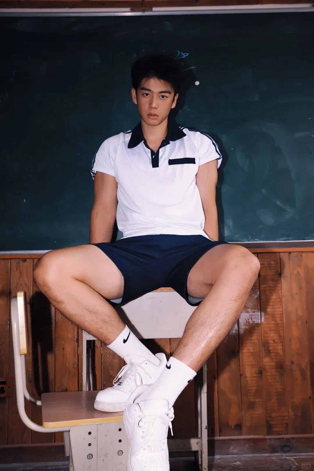 图片[23]-川味清秀小哥哥爆火！笑容治愈，22岁的成都男娃有点甜！-小蓝短视频