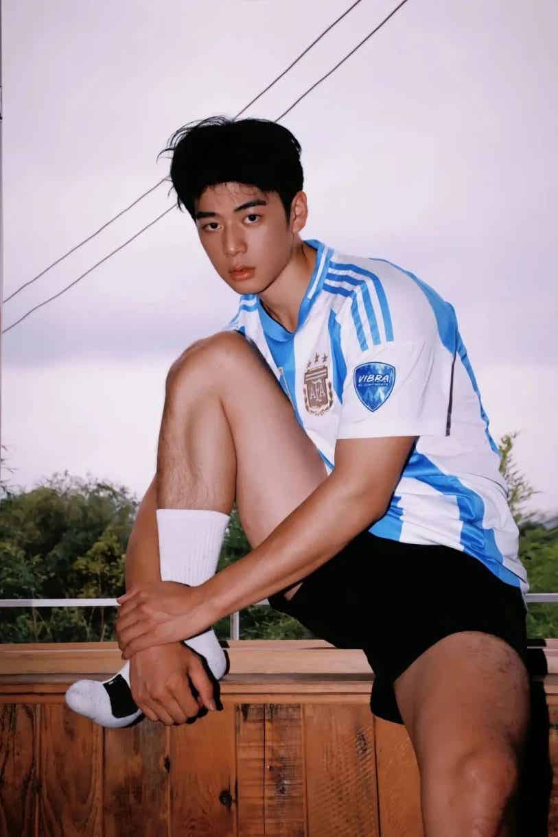 图片[27]-川味清秀小哥哥爆火！笑容治愈，22岁的成都男娃有点甜！-小蓝短视频