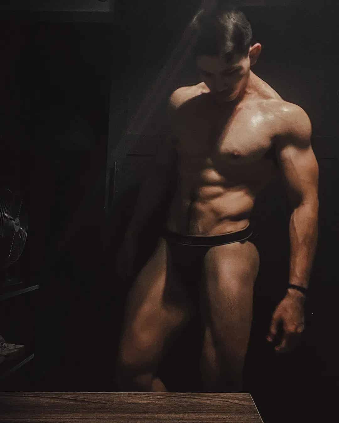 图片[18]-越南男模阮维海：从魅力男神到甜蜜日常，他的生活到底有多迷人？-小蓝短视频