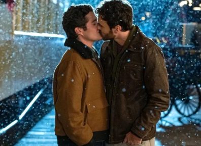 圣诞夜，我在机场遇见了真爱：一个关于爱情、命运与奇迹的故事