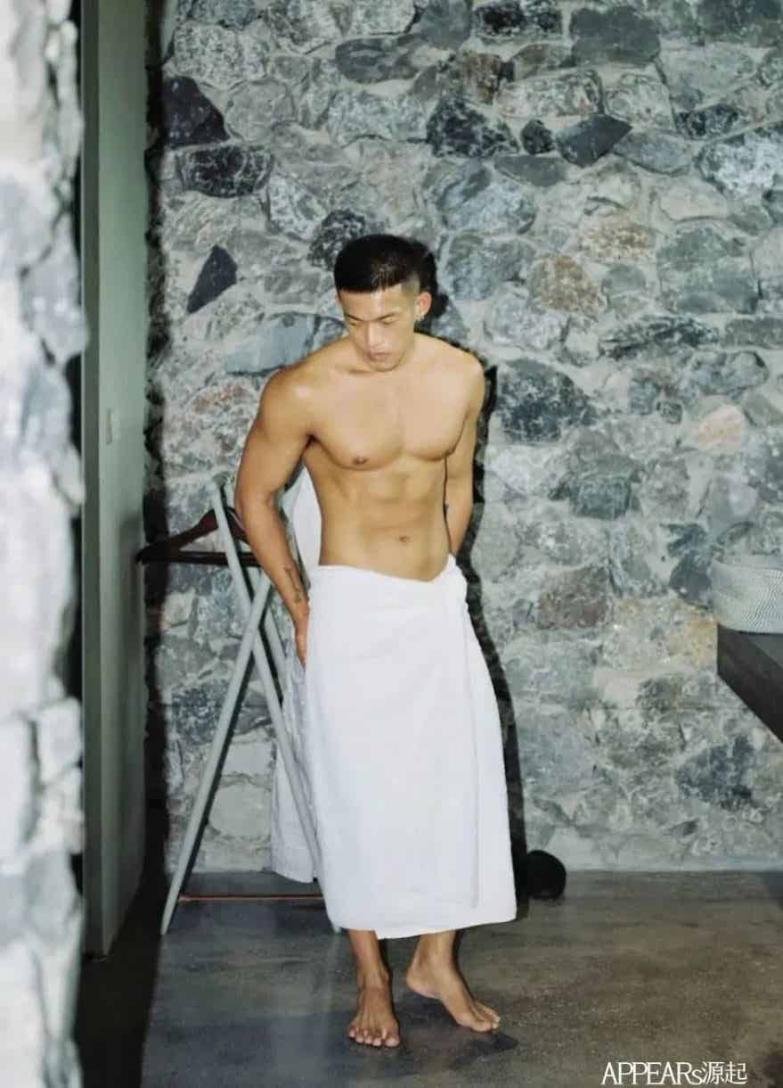 图片[13]-黑皮性张力天菜拍写真，我一个直男都醉了！-小蓝短视频