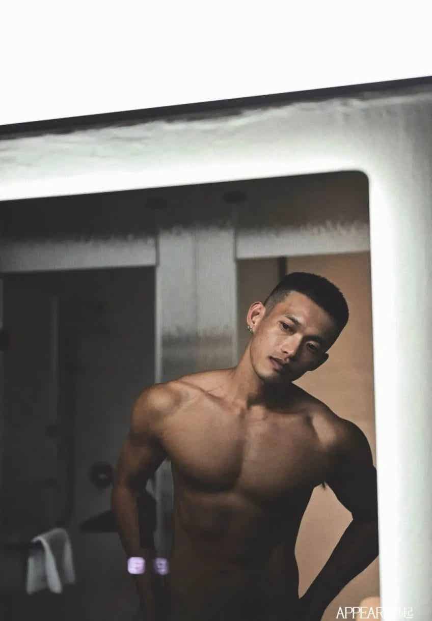 图片[18]-黑皮性张力天菜拍写真，我一个直男都醉了！-小蓝短视频