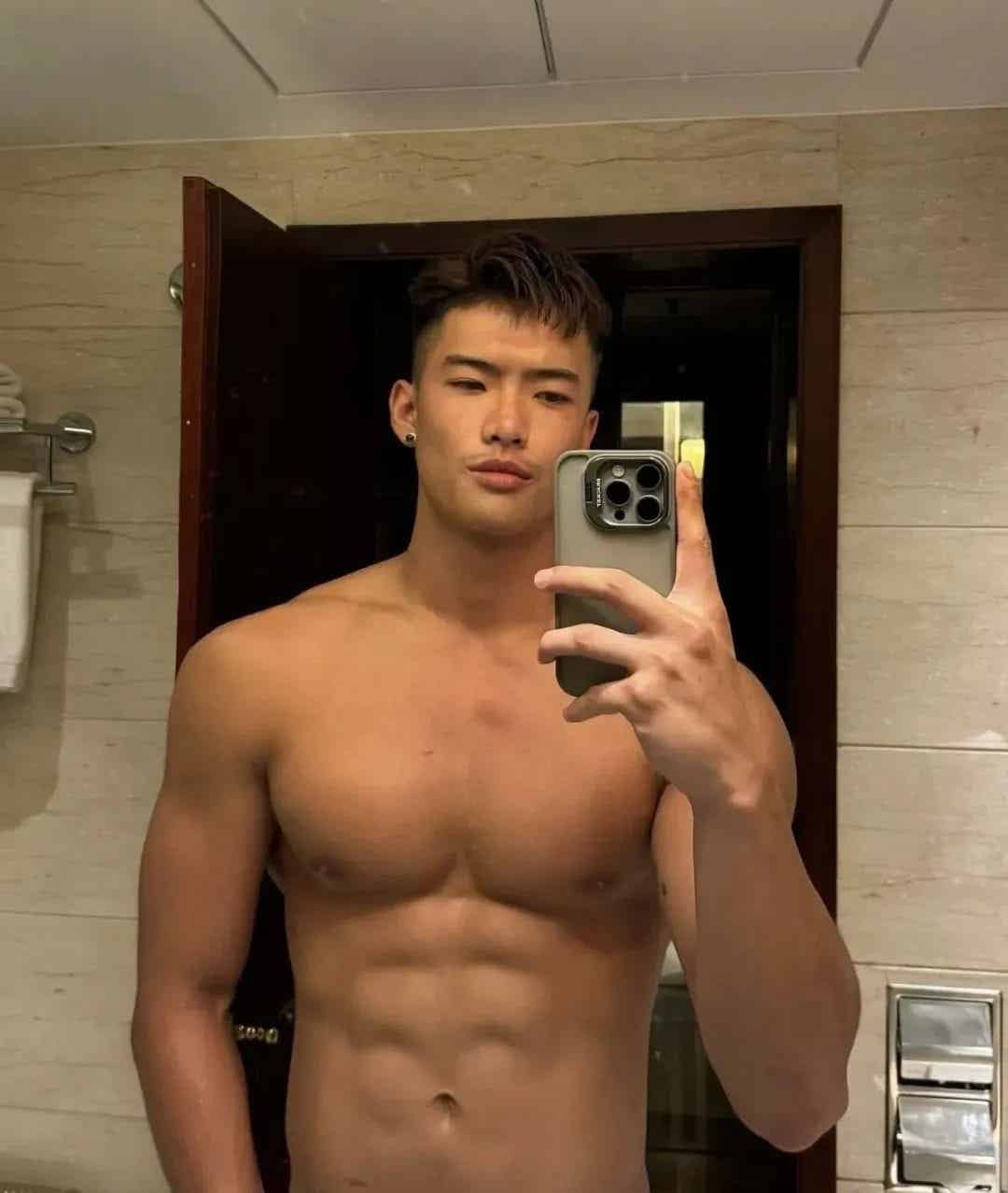 图片[7]-和人妖互动的189cm体育生找到了！网友直呼：看着就厉害……-小蓝短视频