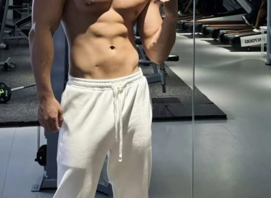 和人妖互动的189cm体育生找到了！网友直呼：看着就厉害……