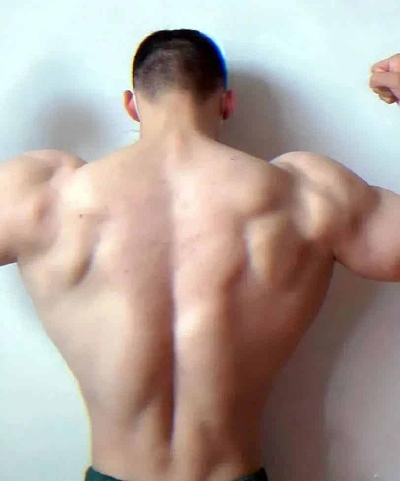 图片[7]-183CM寸头医生脱掉正装白大褂，实力让网友尖叫！-小蓝短视频