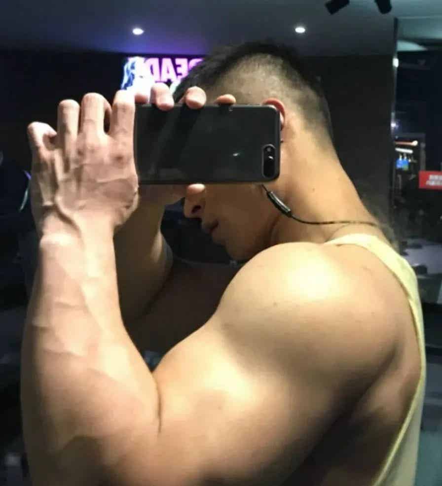 图片[20]-183CM寸头医生脱掉正装白大褂，实力让网友尖叫！-小蓝短视频