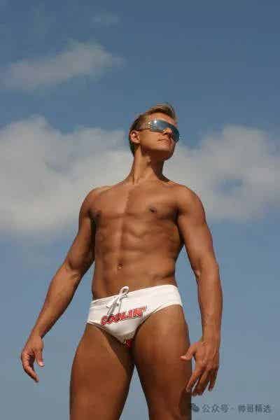 183CM粗壮肌肉男演员 扮演性感肌肉天使超诱-小蓝短视频