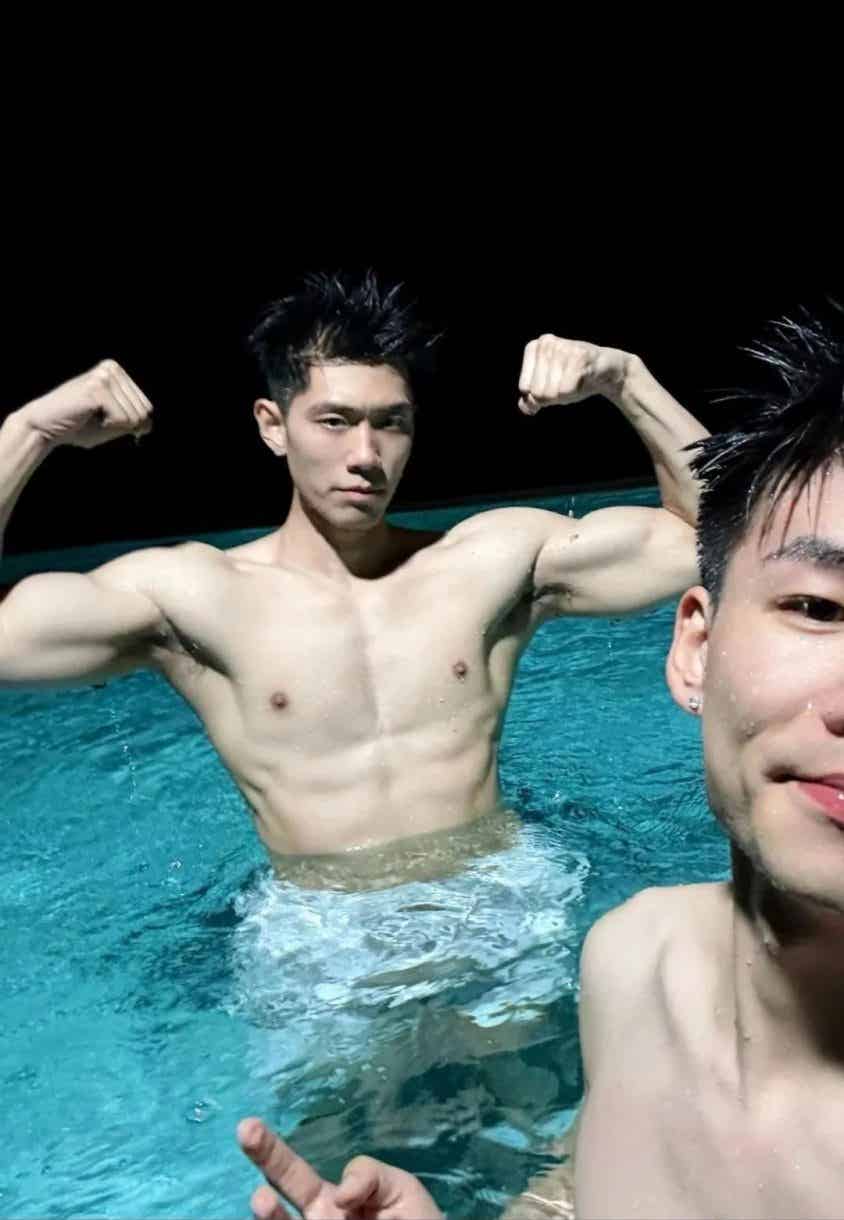 图片[23]-被孟子义表扬的体育生！在直播间里秀腹肌做惩罚……-小蓝短视频