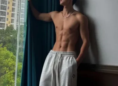 黑皮身体太美,年轻小伙从不让人失望!